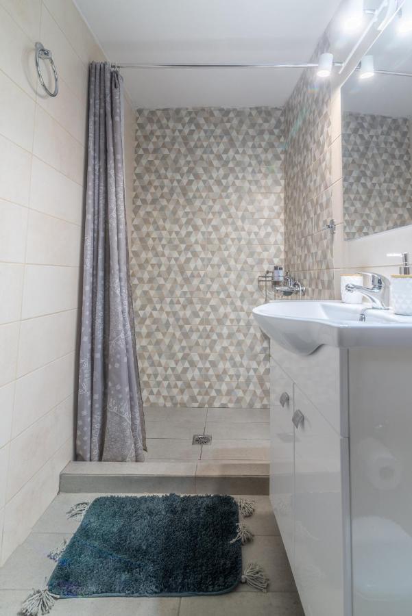 Appartamento Renovated Loft Near The Center Candia Esterno foto