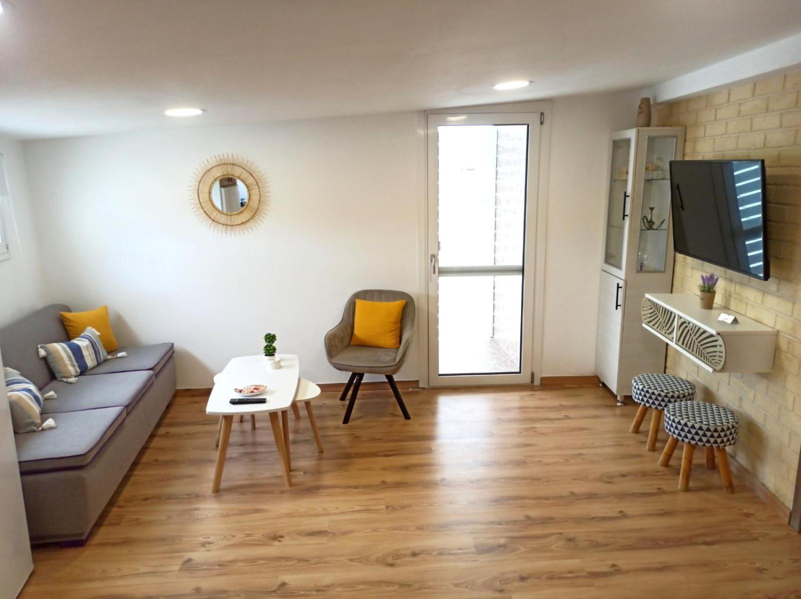 Appartamento Renovated Loft Near The Center Candia Esterno foto