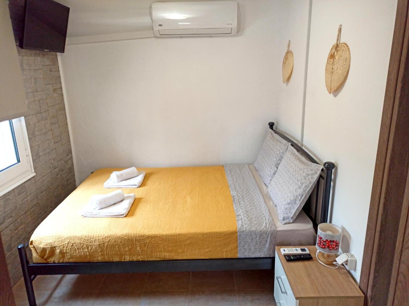 Appartamento Renovated Loft Near The Center Candia Esterno foto
